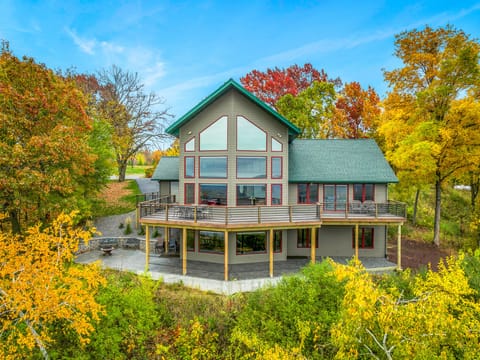 RiverscapeVacationRentals Fall2023 116