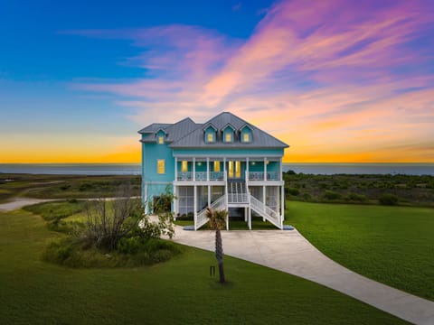 Gorgeous sunsets on the bay side.