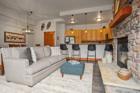 Bar Area Seating for 4