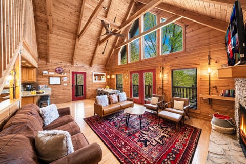 Beautiful cabin with cathedral ceiling!