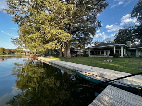 TRUE waterfront fun! 140 ft of fabulous access & views right off the back patio!