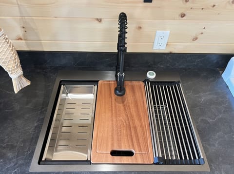 E662F5A2 E331 40FD 9F0F 6F81B4930042