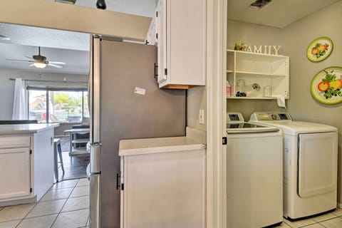 Kitchen | Laundry Room