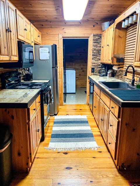 Kitchen equipped with everything you’ll need for a meal in the mountains!
