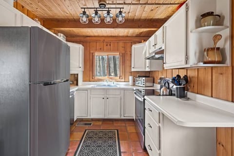 Kitchen with brand new appliances.
