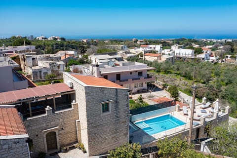 Exterior view & private Swimming pool of Renovated Villa, 6 persons, Kids pool, Picturesque village, Rethymno
