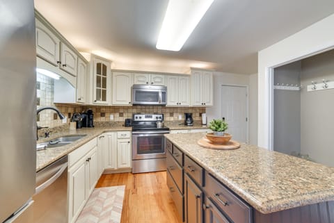 Kitchen | Hot Water Pot | Crockpot