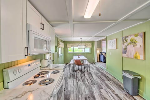 Main House | Dining Area | Kitchen | Toaster