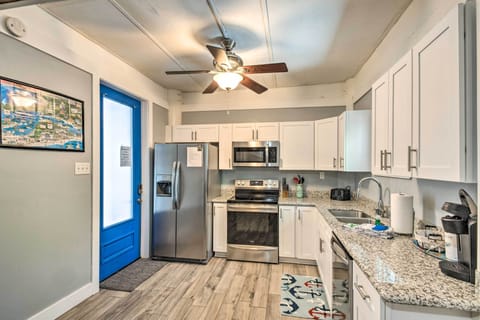 Kitchen | Toaster | Trash Bags/Paper Towels