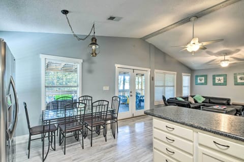 Pensacola Vacation Rental | 2BR | 2BA | Access By Stairs Only | Top Unit