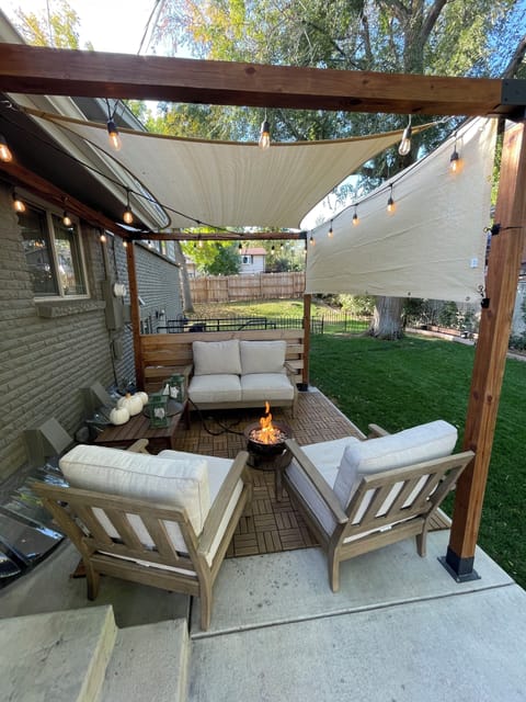 Pergola (Furniture is seasonal)