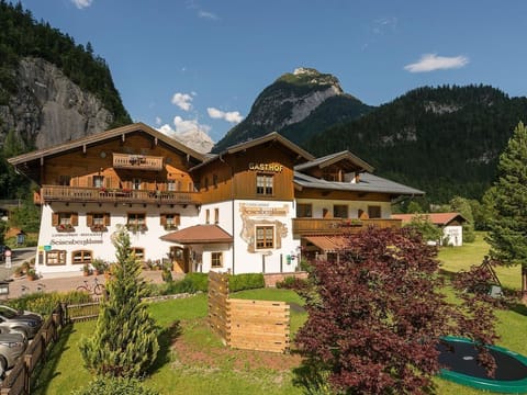 Seisenbergklamm, Landgasthof-pension - Doppelzimmer mit Dusche, WC Bed and Breakfast in Berchtesgadener Land