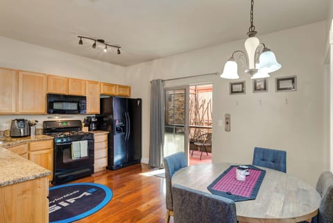 Vacation Rentals in Park City at Bear Hollow Lodges 1205: Fully-equipped kitchen and dining area