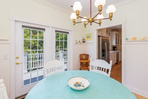 2nd dining area off kitchen