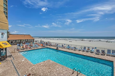 Myrtle Beach Vacation Rental | 2nd-Floor Studio | 1BA | Elevator Access