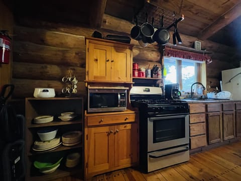 Complete kitchen essentials for your cooking needs