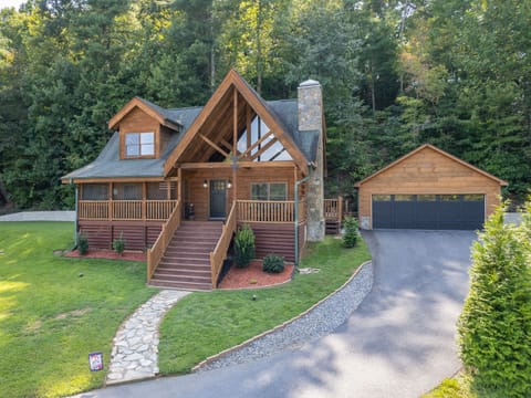 Welcome to The Love Shack!
2 car garage available--ask host