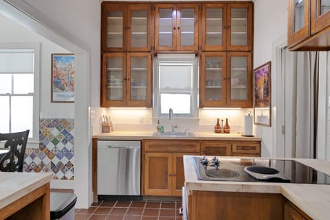 Opposite view of kitchen