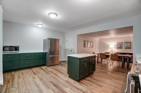 Fully equipped kitchen to make all meals along with ample storage.