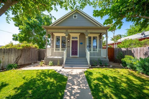 Littlefield 1890 Victorian Retreat (232)