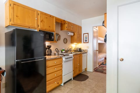 Modern appliances in the kitchen.