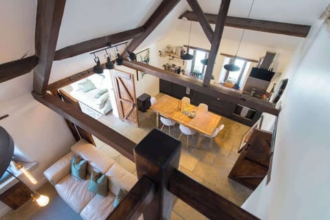 Dining area: Birdseye shot