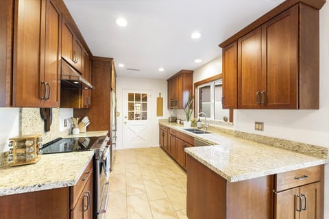 Fully equipped kitchen