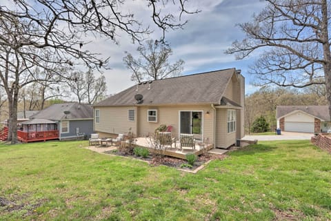 Osage Beach Vacation Rental | 3BR | 3BA | Stairs Required | 2,086 Sq Ft