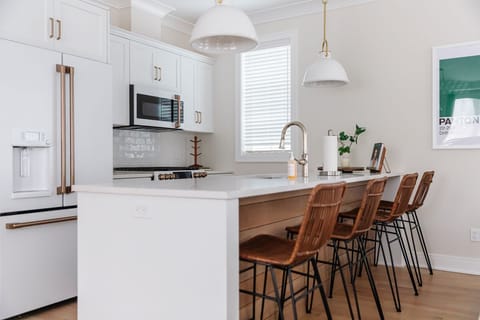 Main Level | Kitchen