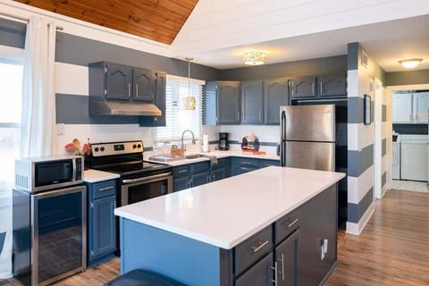 Fully equipped kitchen.