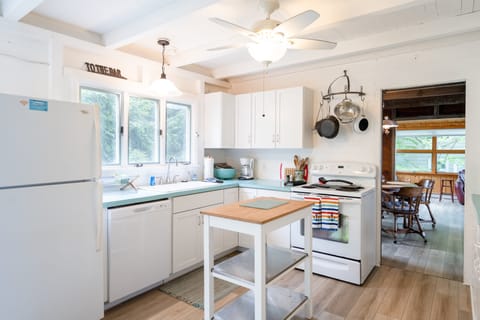 Fully Stocked Kitchen