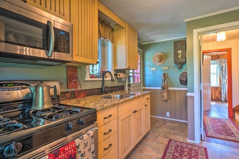 Kitchen | Toaster | Crockpot