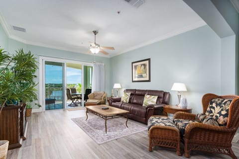 Welcome to Cinnamon Beach lakefront condo 1144. Two minutes to the beach!!