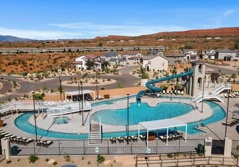 Escondido + Paseos Community Pool, Lazy River, and Slide