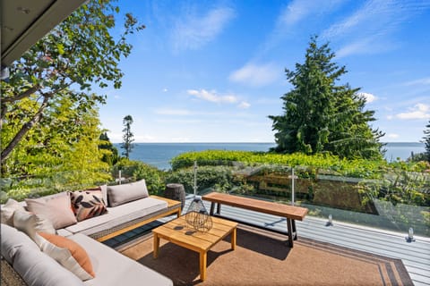 Enjoy magnificent view of Puget Sound and the Cascades.