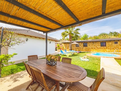 Wonderful country house with swimming pool for 8 people in Cártama
