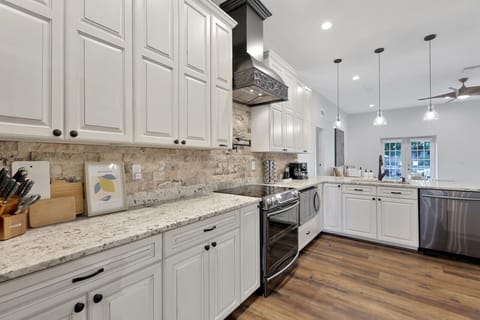 Gourmet Gathering Hub: Crafting delights, sharing moments – Kitchen Elegance in focus