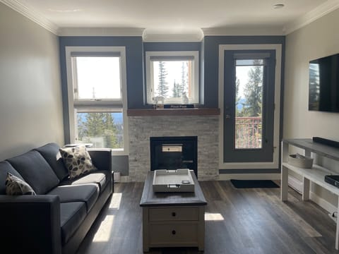 Pinot Peak is a Newly Renovated, 2 Bedroom, 2 Bathroom Condo