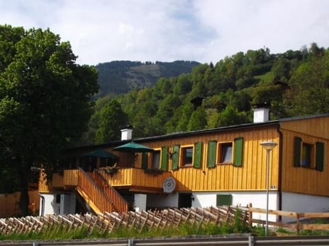Jägerchalet - Appartement/fewo, Dusche, WC, 3 Schlafräume Apartment in Salzburgerland