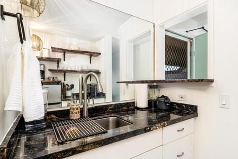 Air Fryer~ Blender~ Coffee maker~ Ice machine