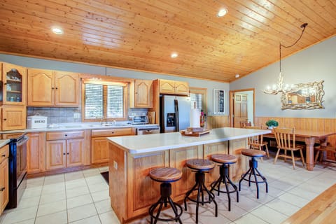 Main Floor Kitchen & Dining Area