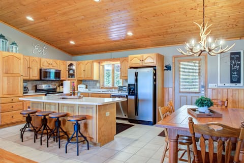 Main Floor Kitchen & Dining Area