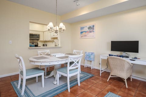 Workspace Desk - Dining Area