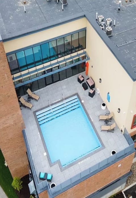 Rooftop pool