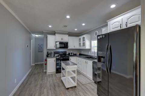 Kitchen | Fully Equipped | New Appliances