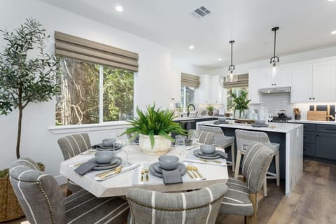 Entry Level | Kitchen- Professional appliances, quality cook and kitchenware