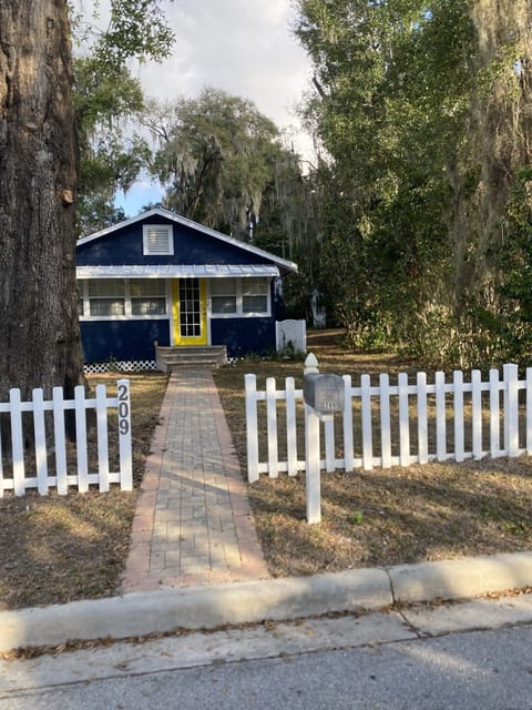 Front of cottage from the road