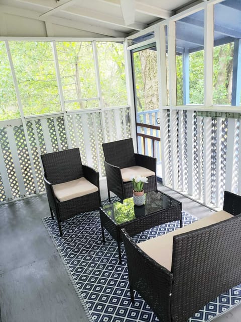 Screen patio (Smokking Area 1)