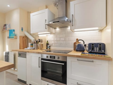 Kitchen area | Y Ty Glas, New Quay