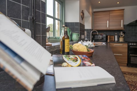Kitchen | The Coach House - Glaneirw Estate, Tanygroes, near Llangrannog